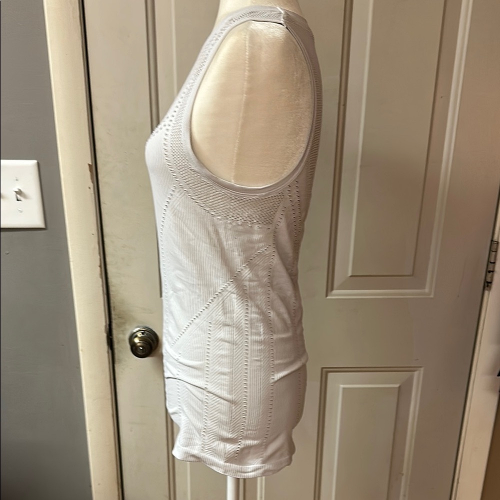 Athleta White Textured Tank Top - Picture 5 of 8